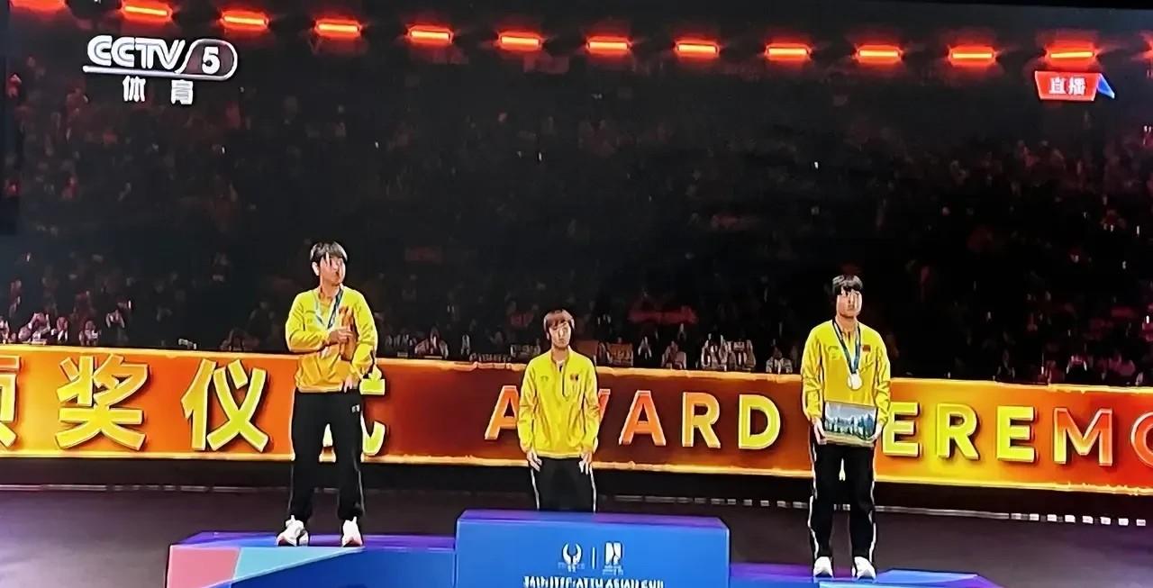关于破纪录！法国飞人登顶田径比赛领奖台的信息