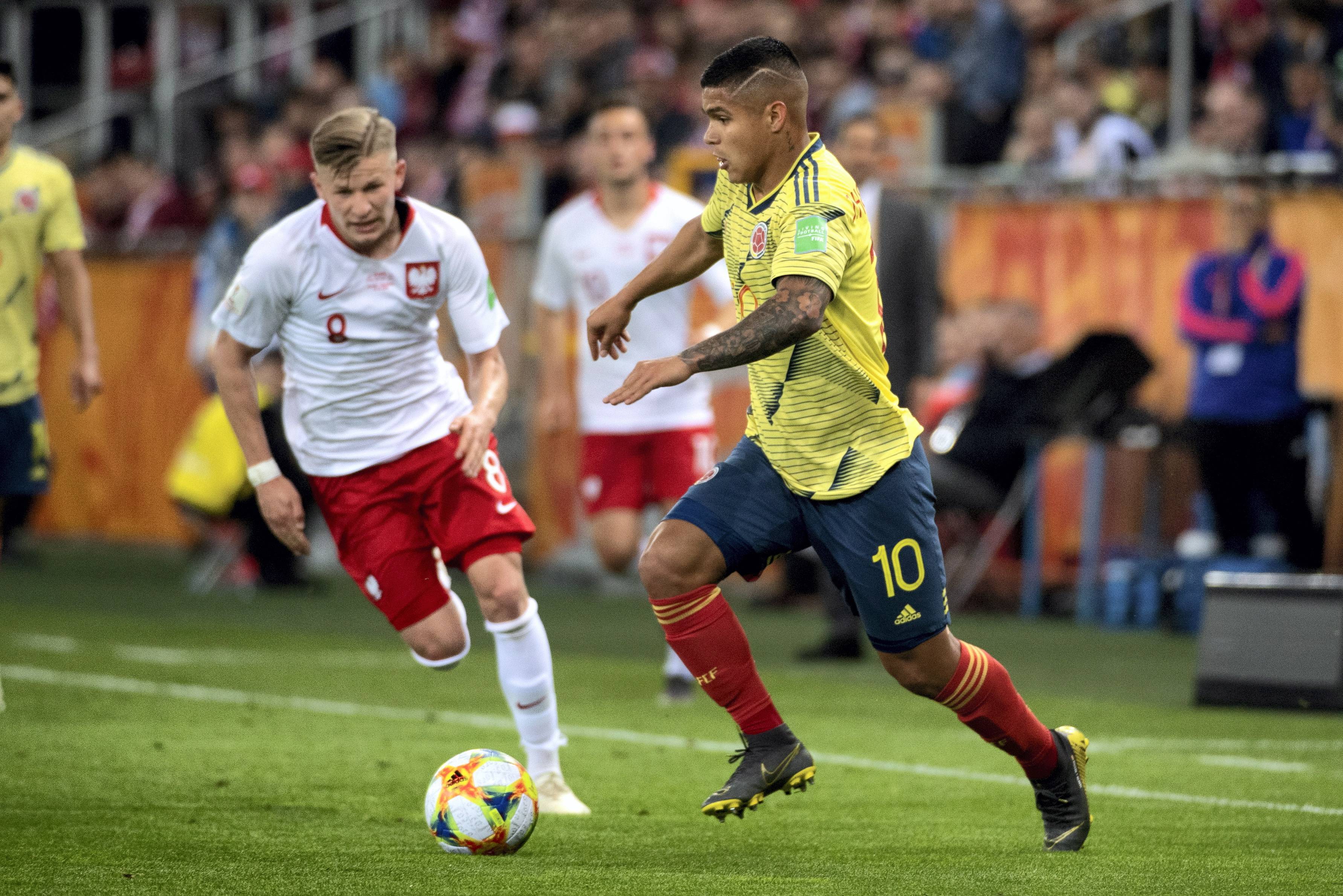 梅西带领巴塞罗那挑战曼联的主场优势