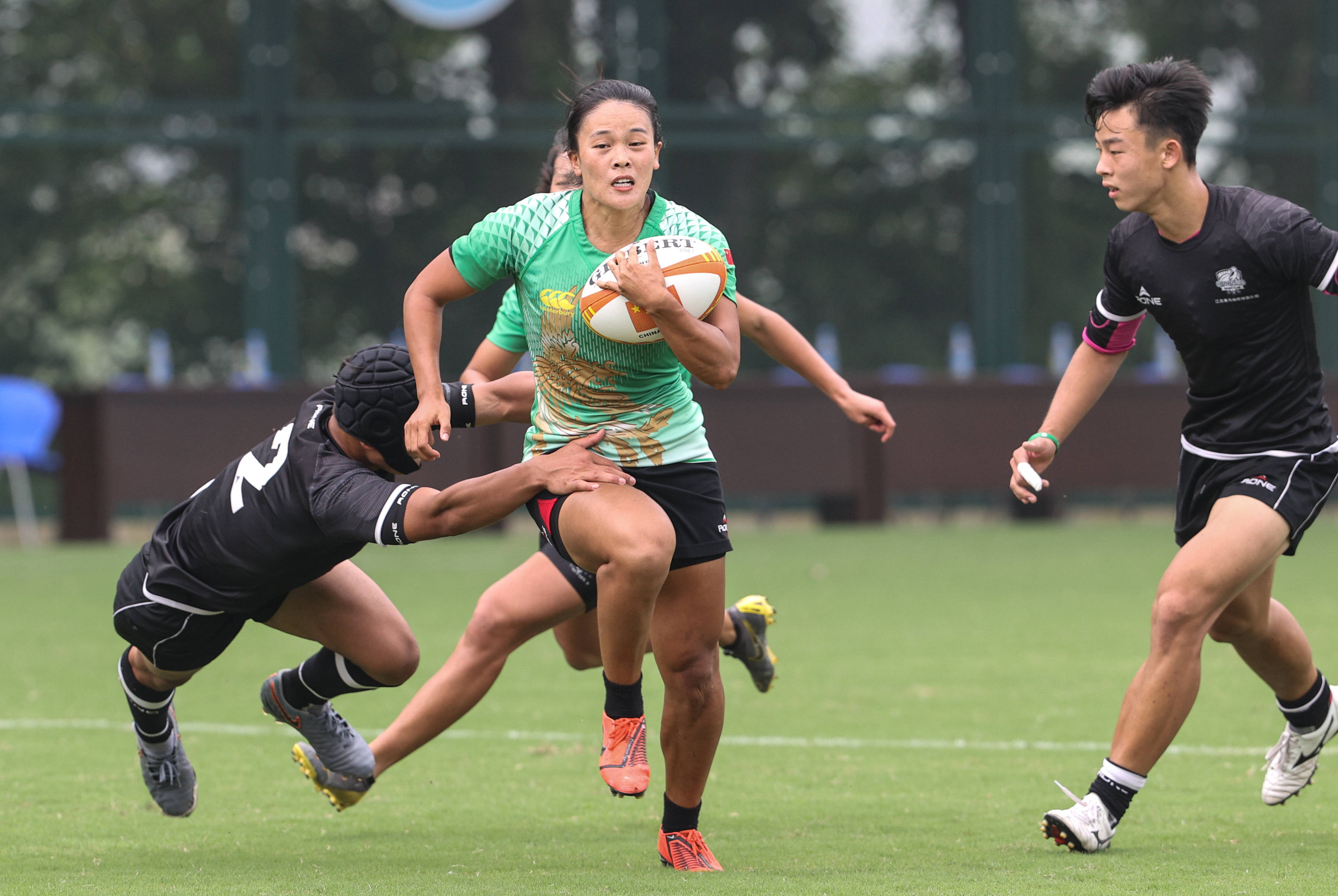 九游体育亚洲官网-关于强强对抗！女子足球比赛全场精彩绝伦的信息