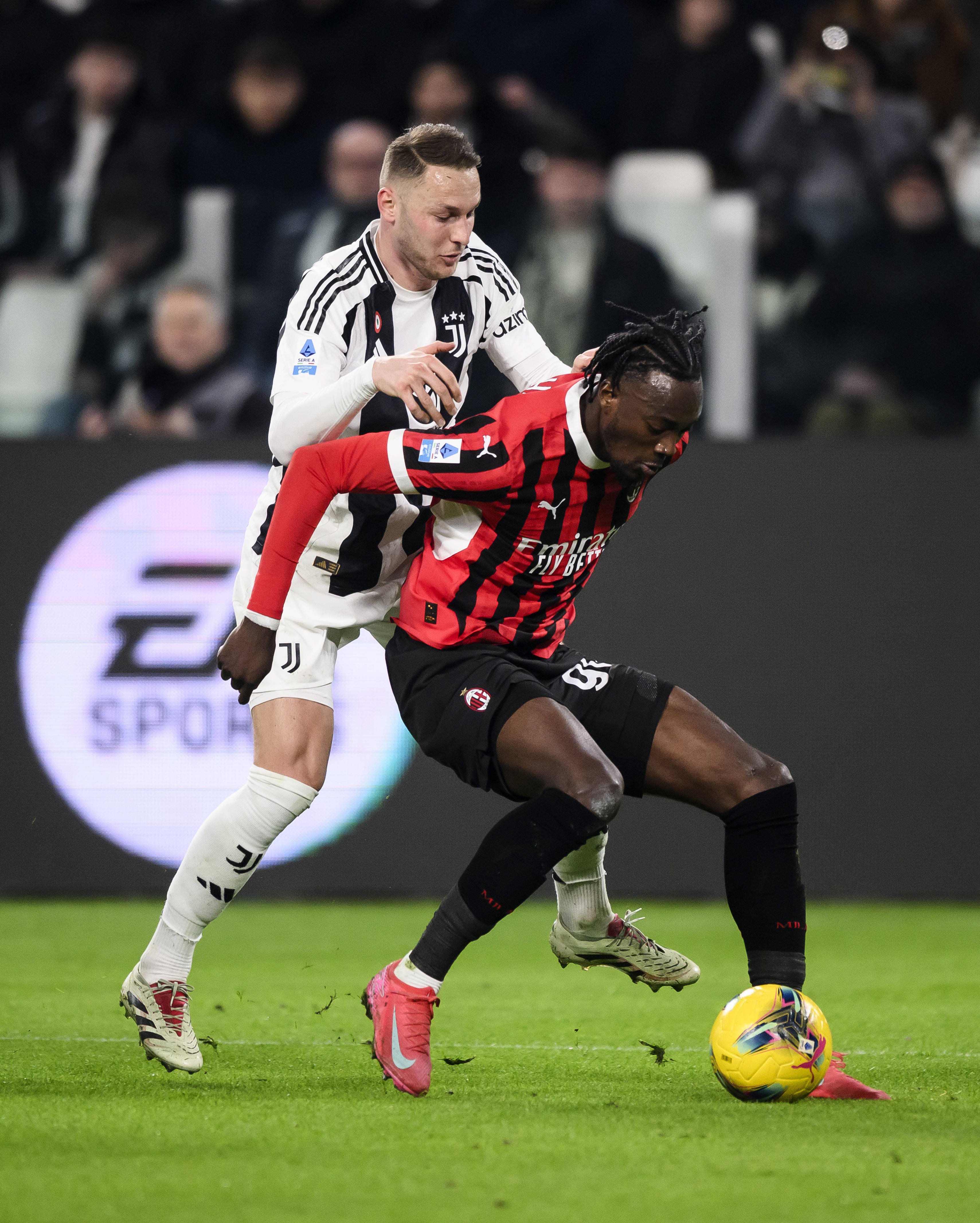 米兰AC球队在国际赛事中取得成功