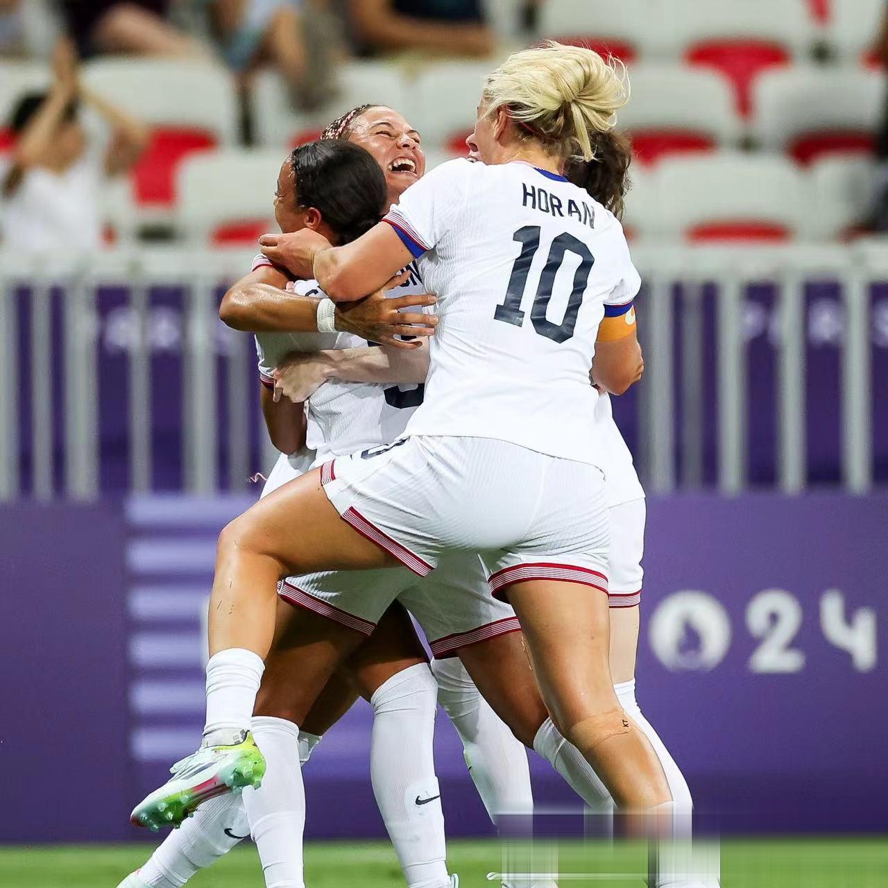 美国女足挑战法国，力争晋级决赛