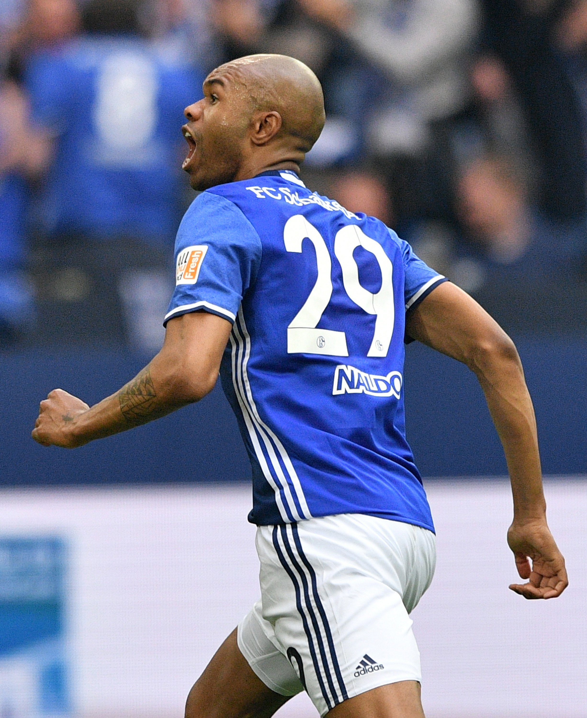 沙尔克04客场大胜，发挥可圈可点的简单介绍