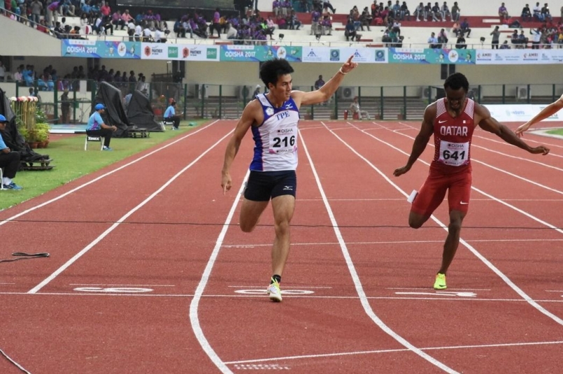 -泰国田径选手在短跑比赛中获胜