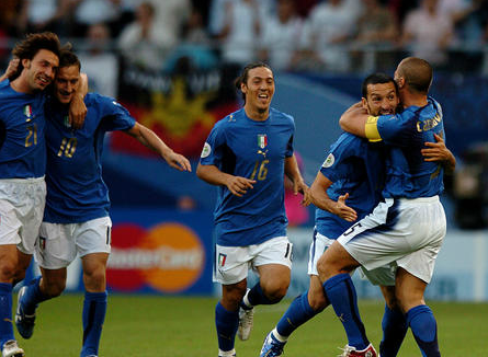 瑞士队在友谊赛中与乌克兰队激战三小时 瑞士队在友谊赛中与乌克兰队激战三小时