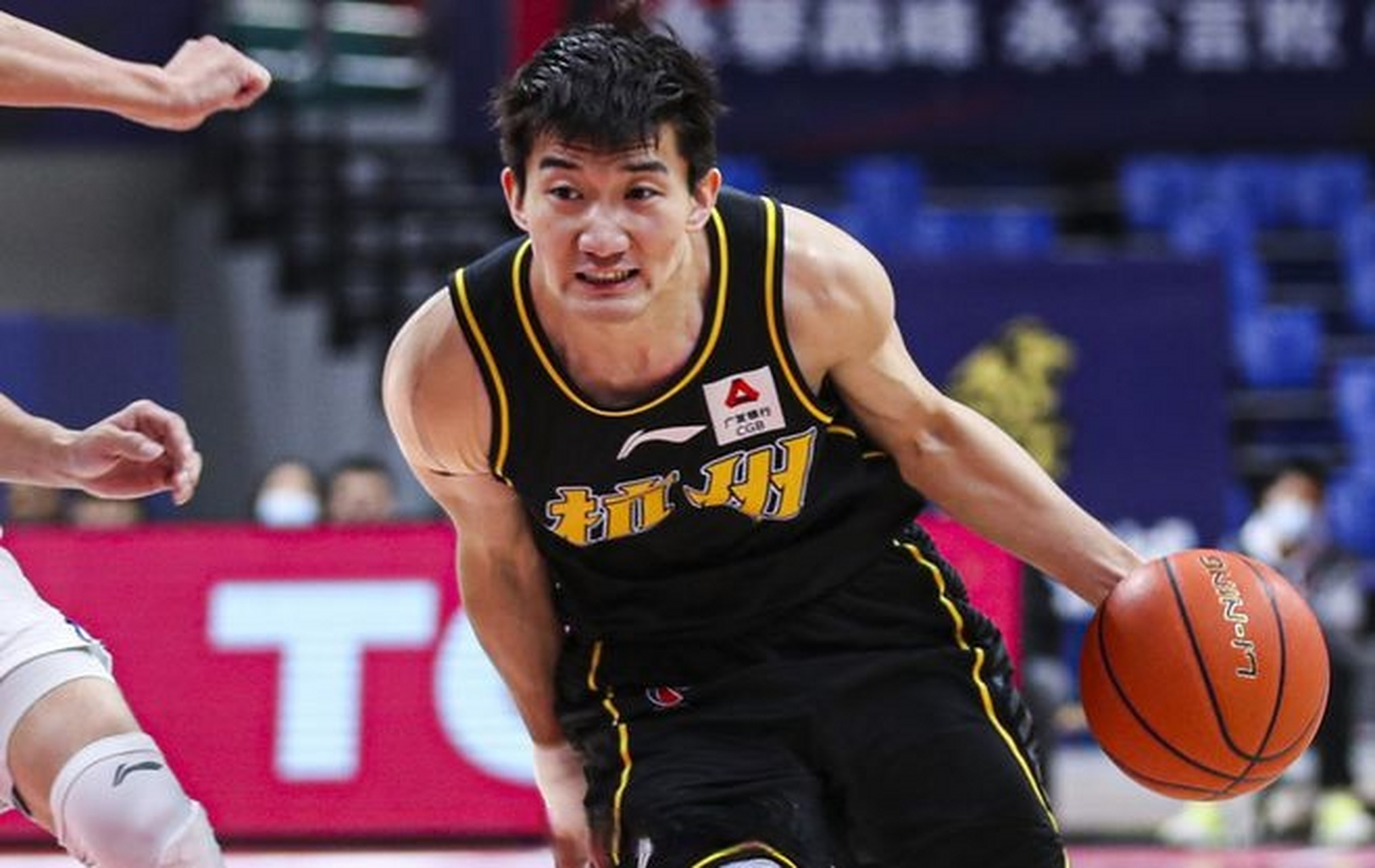 关于福建男篮取得连胜,努力追逐季后赛资格的信息 关于福建男篮取得连胜,努力追逐季后赛资格的信息